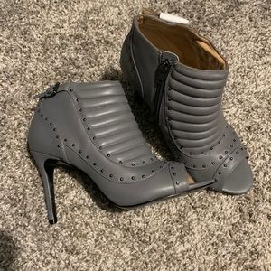 Banana Republic peep toe booties